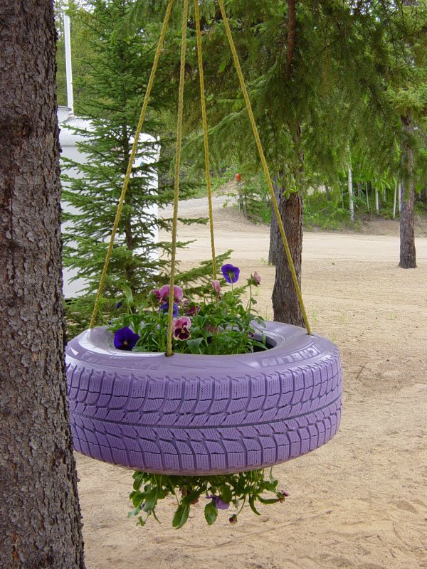 Клумбы из покрышек