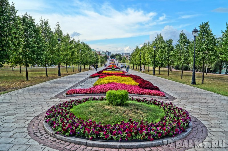 Клумба на Автозаводской