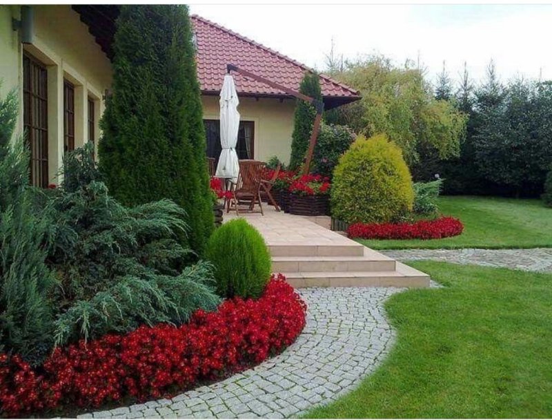 Клумба из бревна