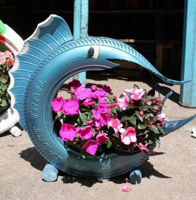Цветочные клумбы из шин