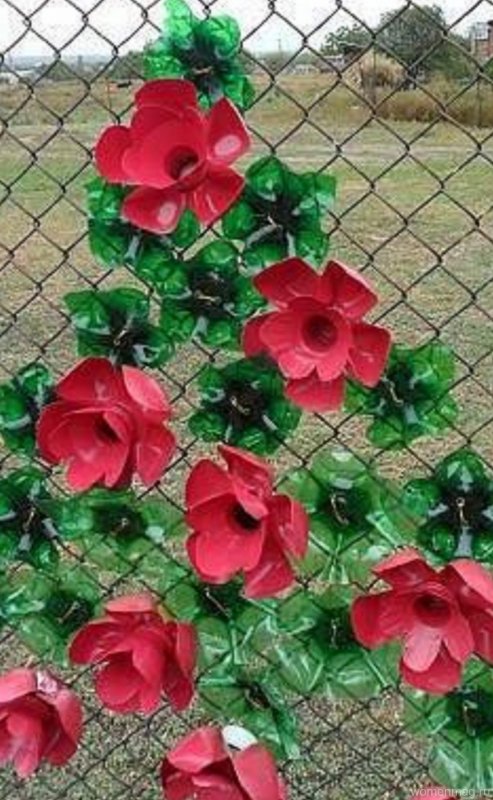 Украшения для сада из бутылок