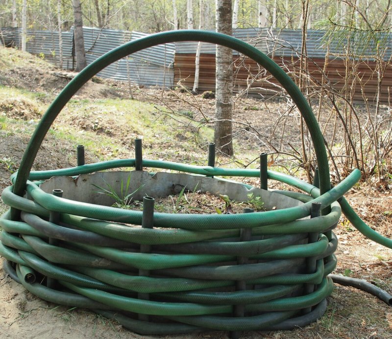 Клумбы из шлангов