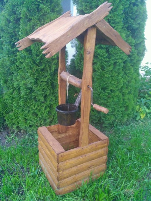 Декоративный колодец