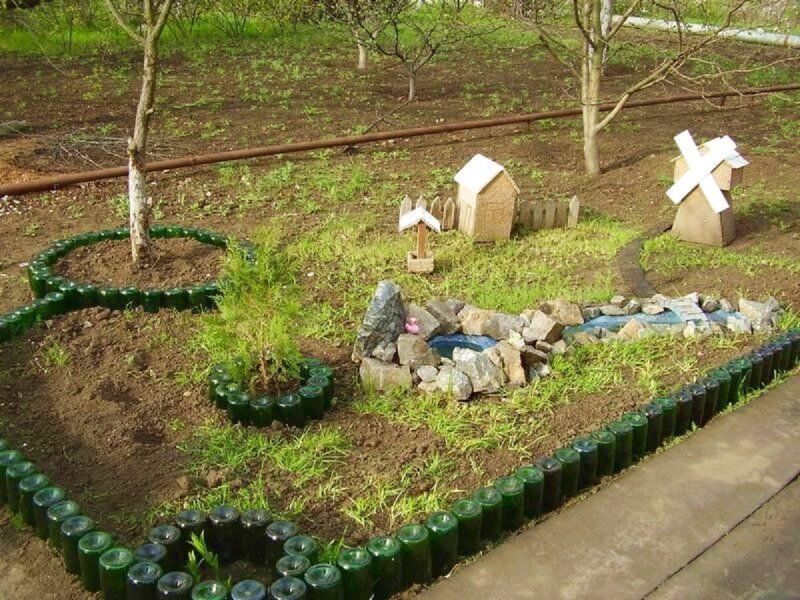 Грядки из бутылок стеклянных
