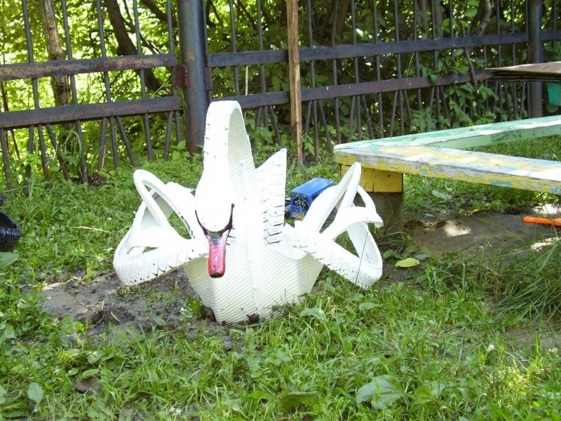Голубь из шин