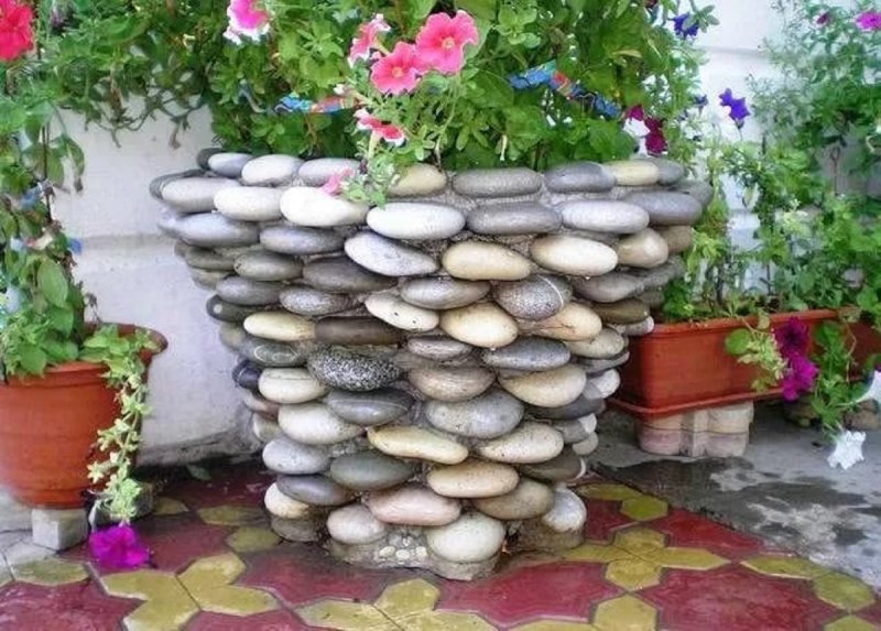 Вазоны из гальки