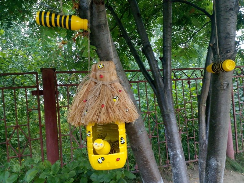 Украшение участка в детском саду летом пчелы