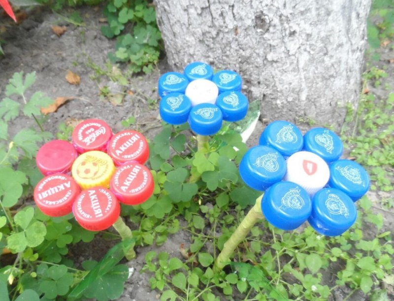 Цветы из пластмассовых пробок