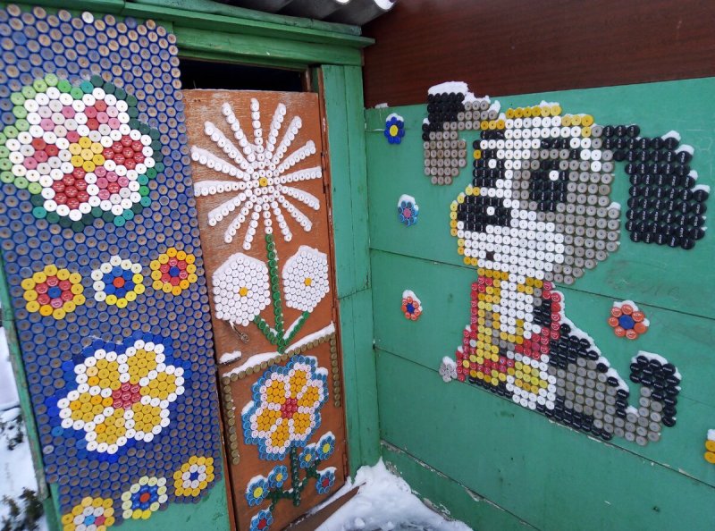 Панно из бутылочных крышек