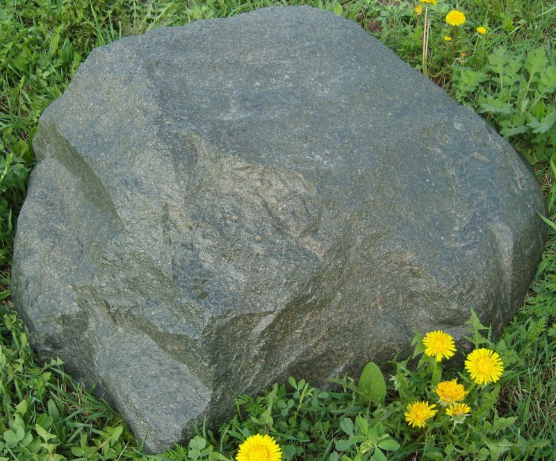 Крышка люка камень 80