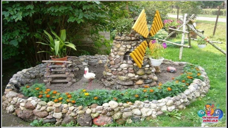 Декор из резиновых сапог