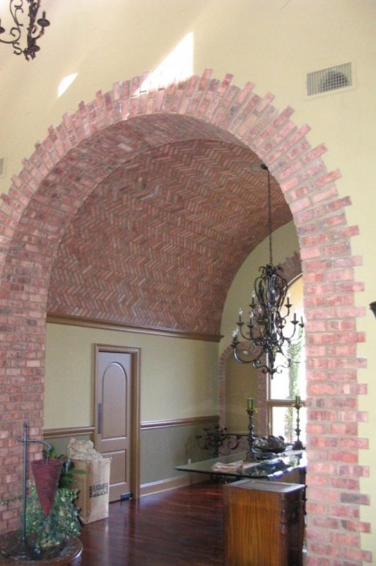 Колонны из дикого камня