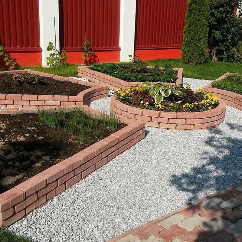 Клумба из тротуарной плитки