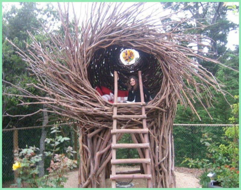 Домик из прутьев