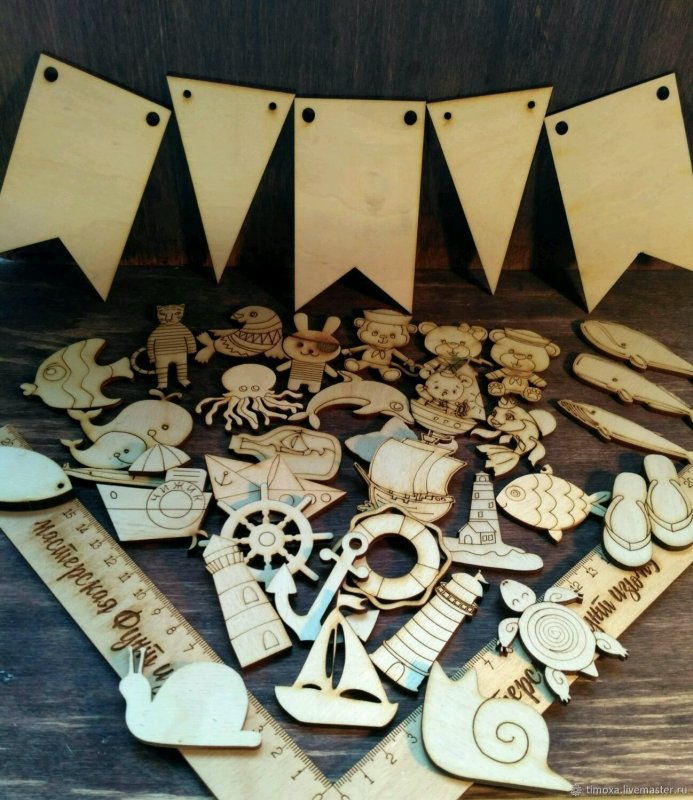 Месяц из фанеры