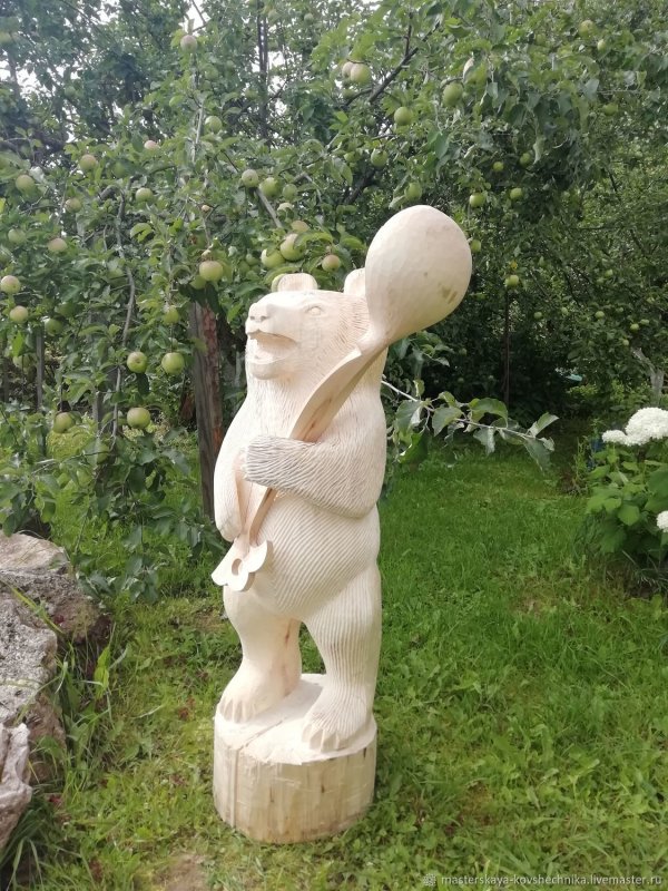 Деревянные скульптуры для дачи