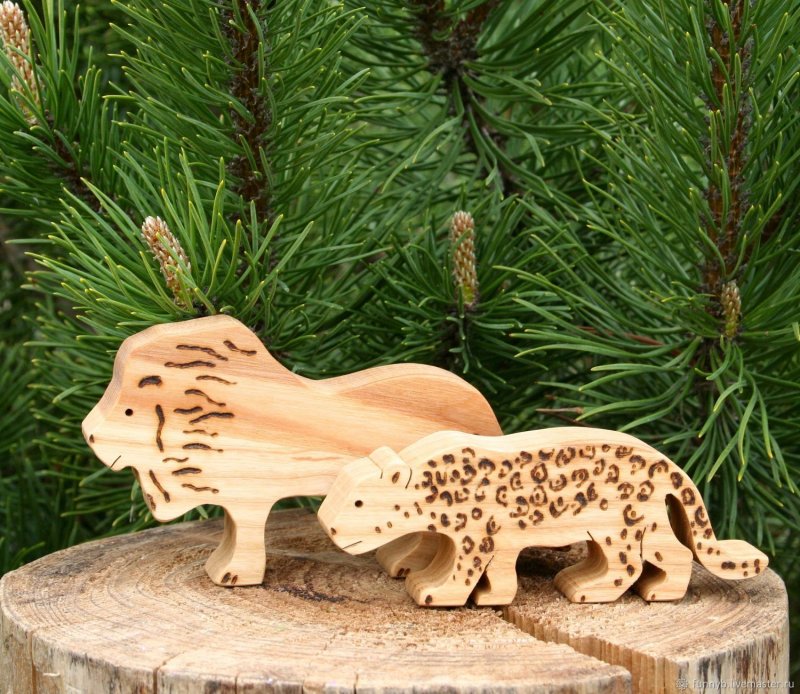 Деревянные фигурки животных