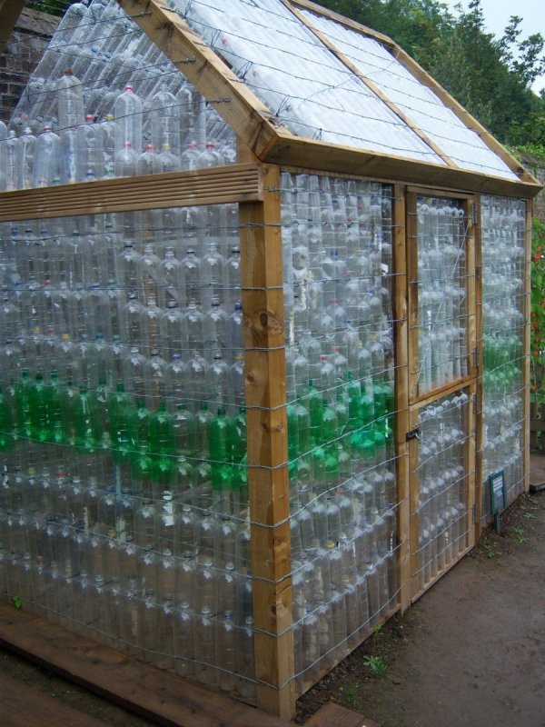 Теплица из пластиковых бутылей