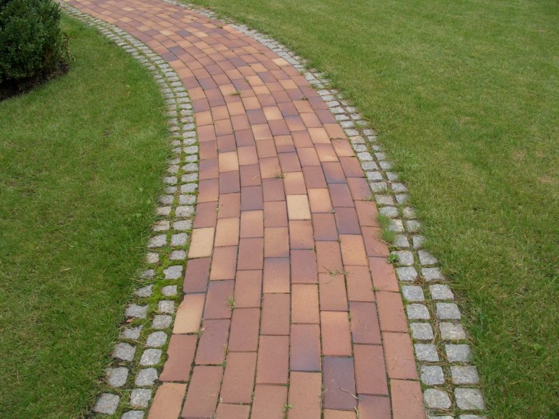 Дорожки из кирпича