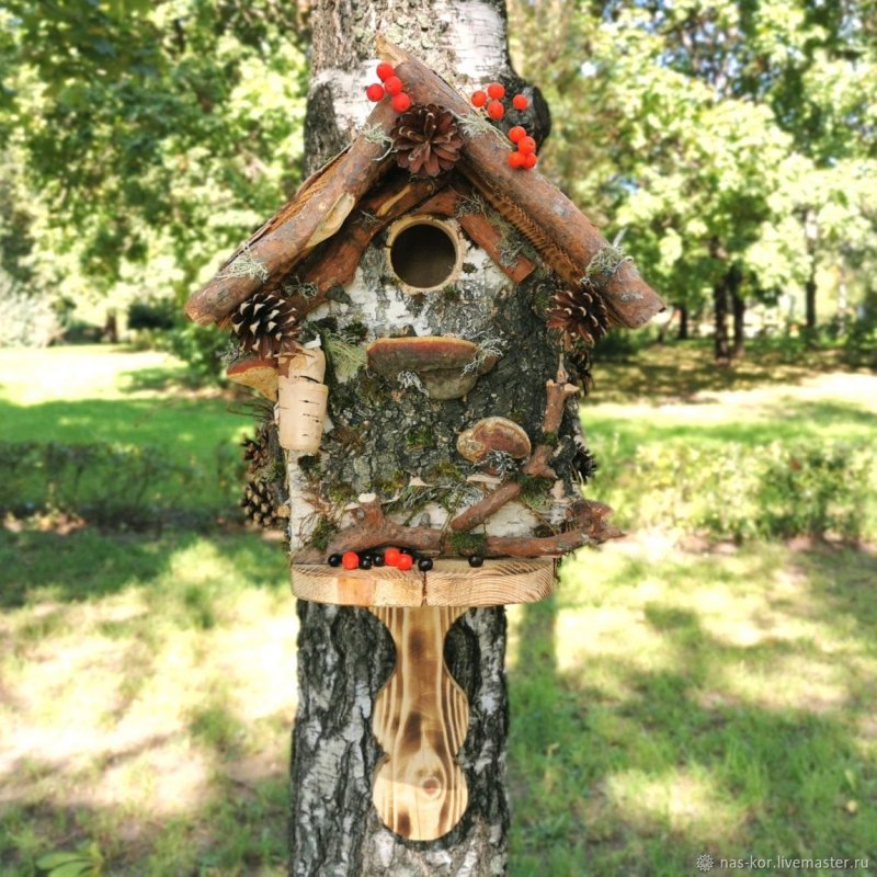 Кормушка из веточек