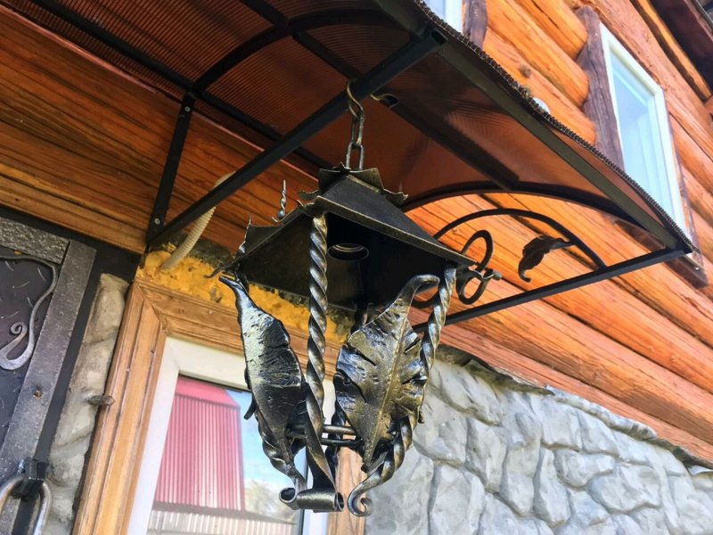 Кованые уличные светильники