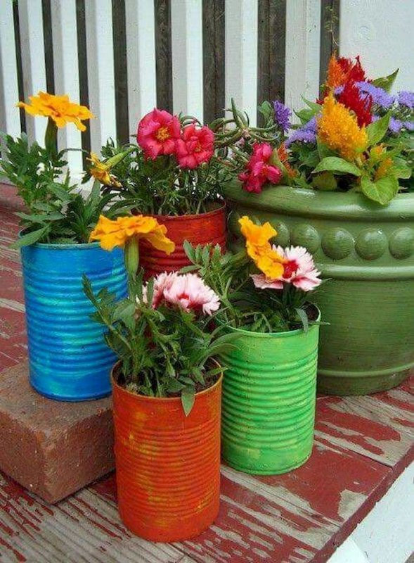 Клумбы из пластмассовых ведер