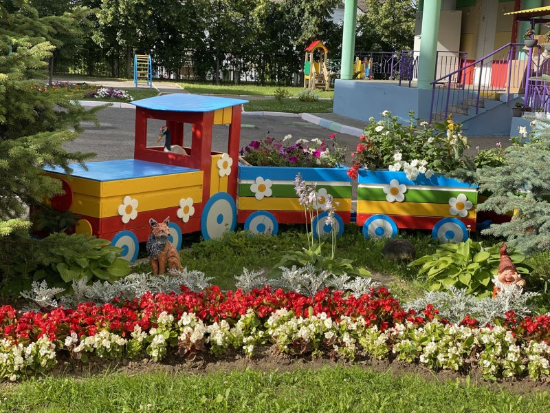 Паровозик из Ромашково жанровая скульптура Сергиев Посад