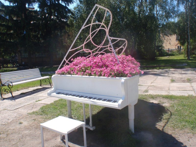 Рояль из цветов