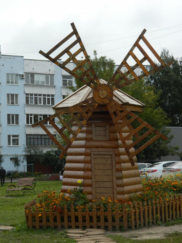Беседка в виде мельницы