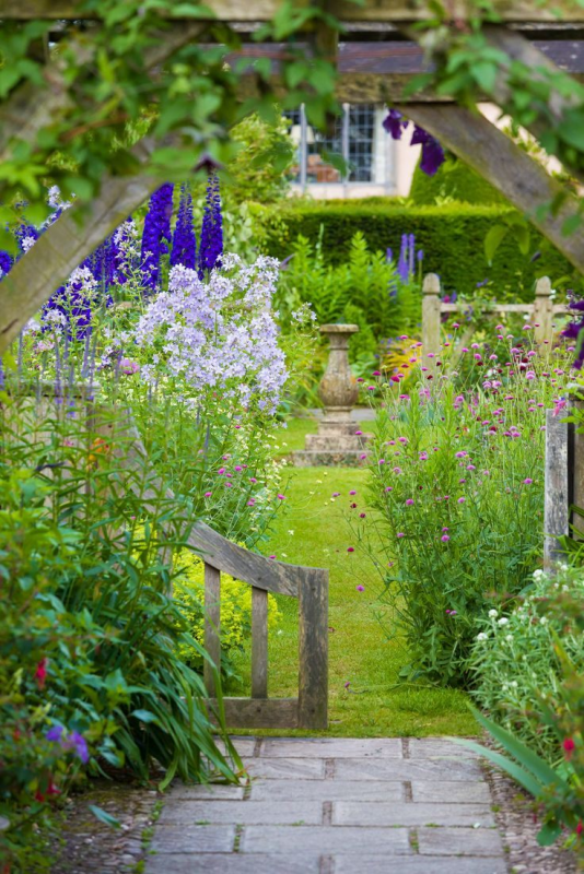 Клумбы Cottage Garden