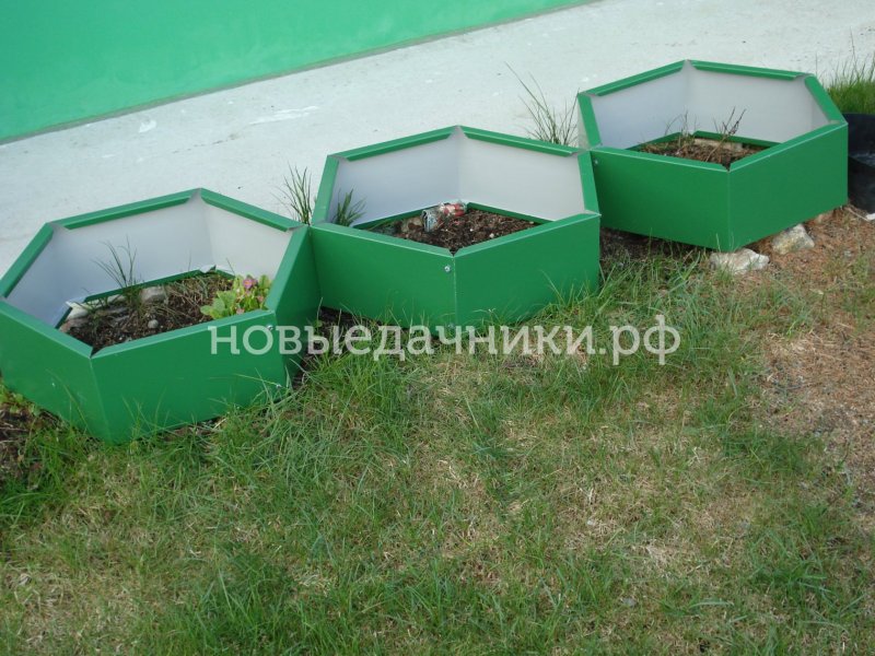 Клумба из оцинкованного металла