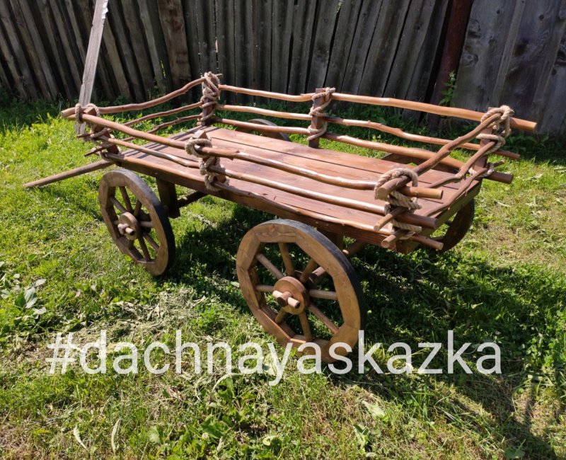 Декоративные садовые тележки