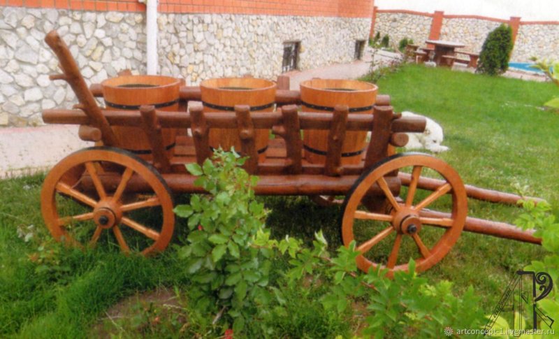 Клумба тележка