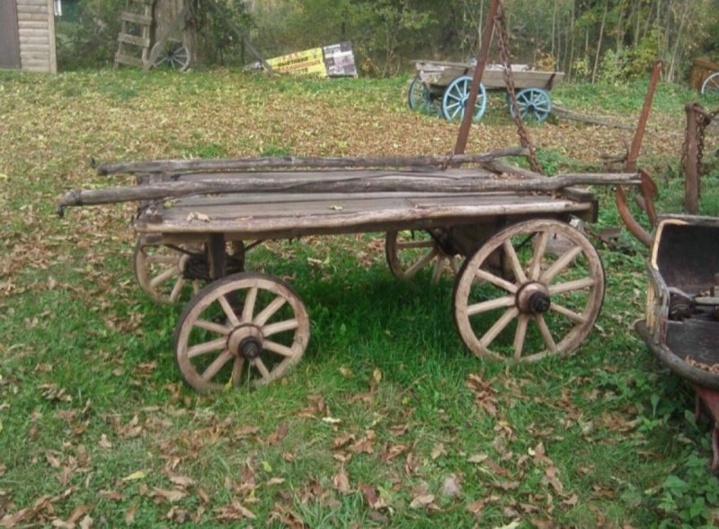 Телега из дерева декоративная