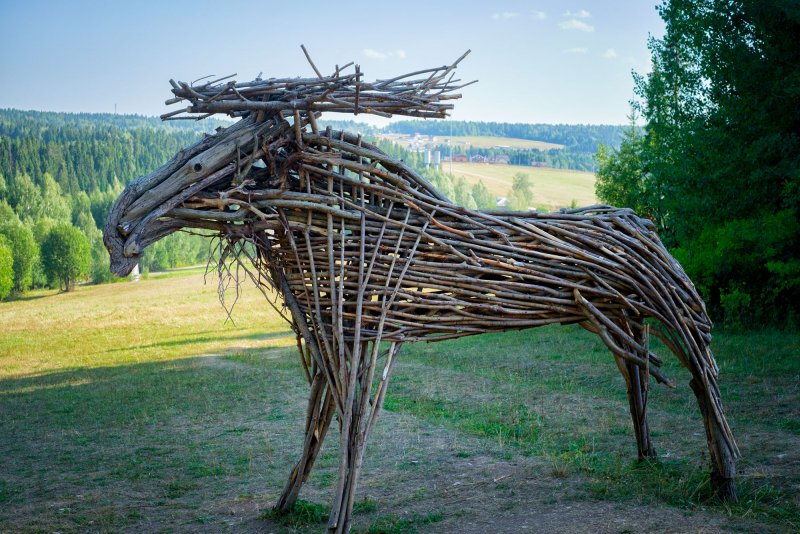 Скульптуры из веток и коряг