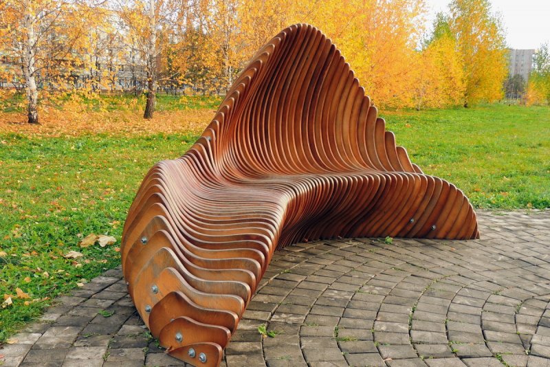 Необычные деревянные скамейки