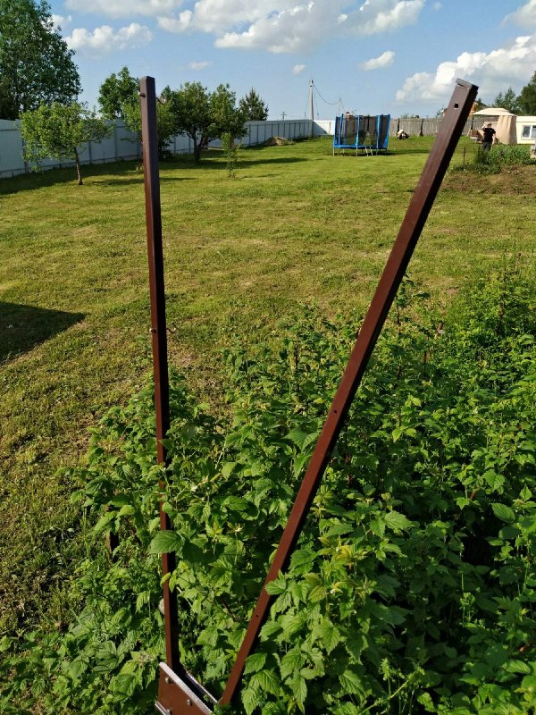 Опоры для крыжовника