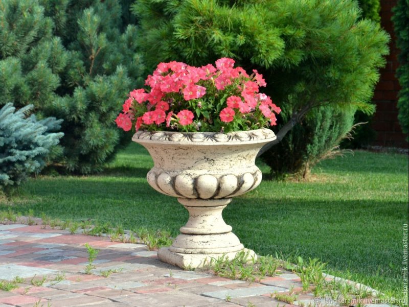 Уличные вазоны