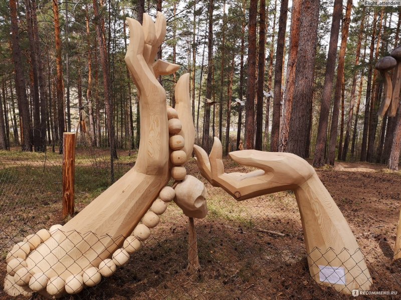 Сказочные деревянные скульптуры