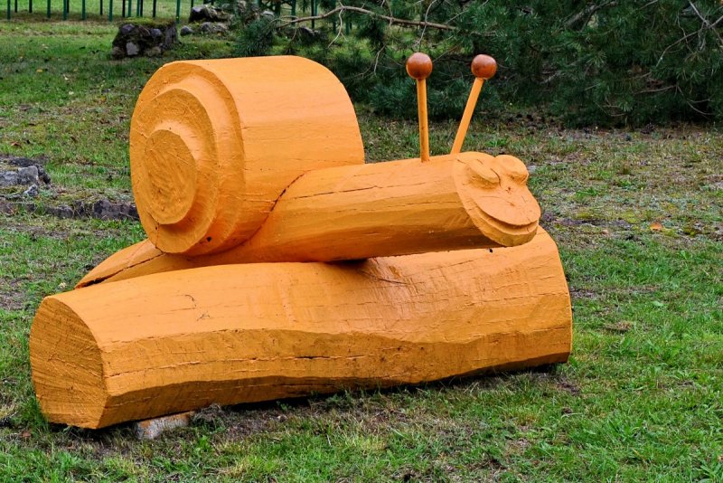 Фигуры из бревна