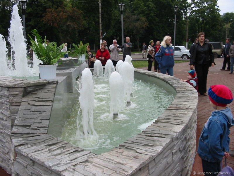 Уличные фонтаны для набора воды