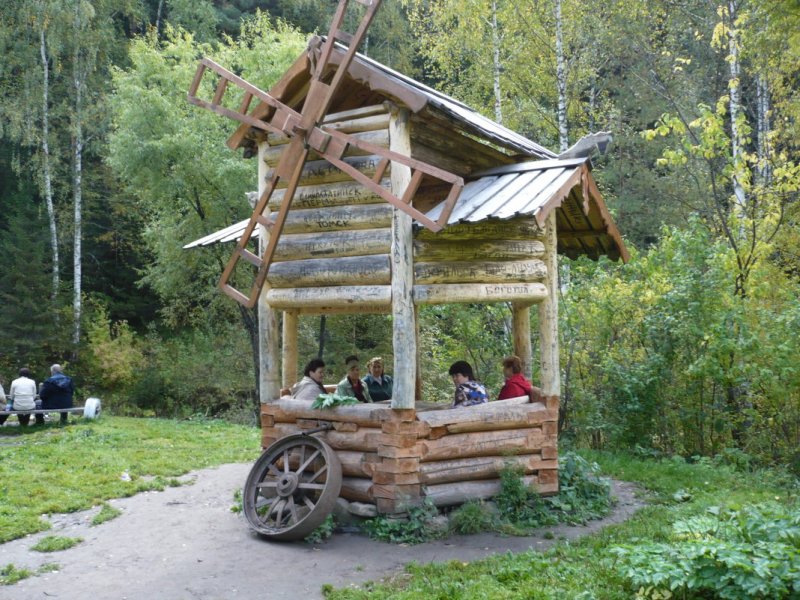 Беседка в виде ветряной мельницы