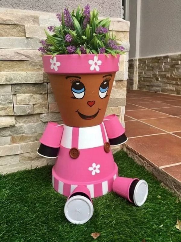 Украшение бочек на даче