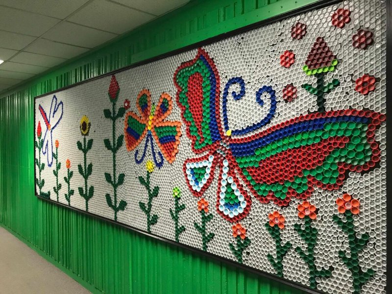 Из крышек от пластиковых бутылок