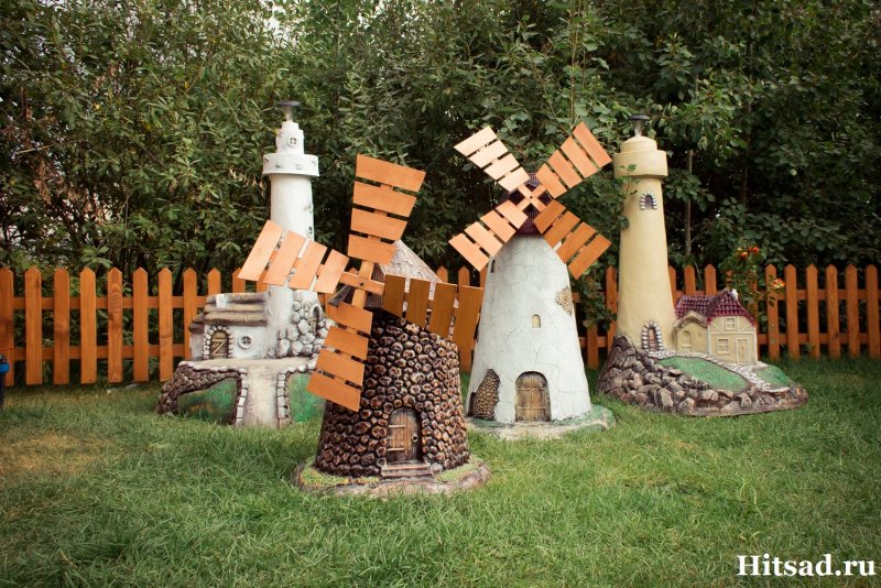 Мельница из камней для сада