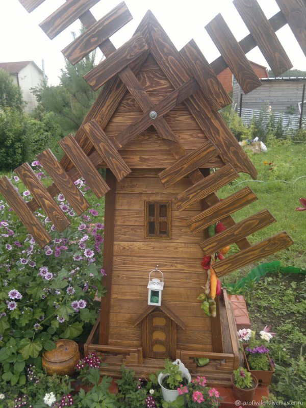 Колодец деревянный декоративный