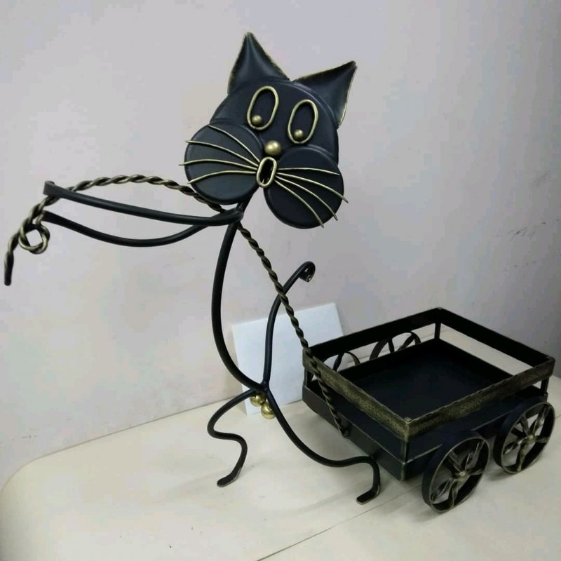 Кошка из металла