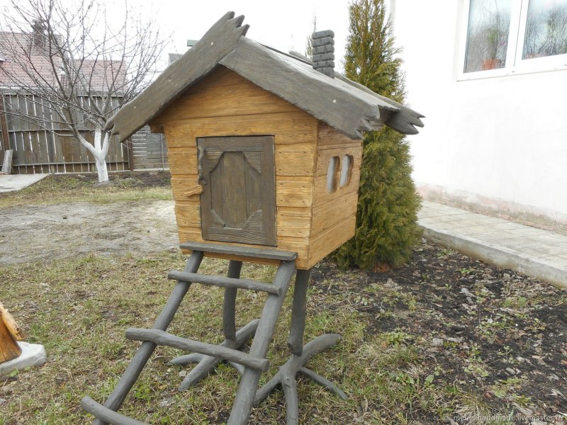 Детский домик на курьих ножках