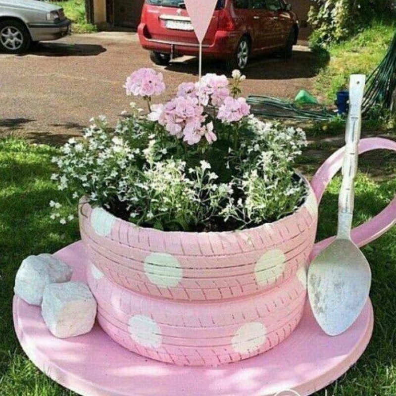 Красивые клумбы из колес