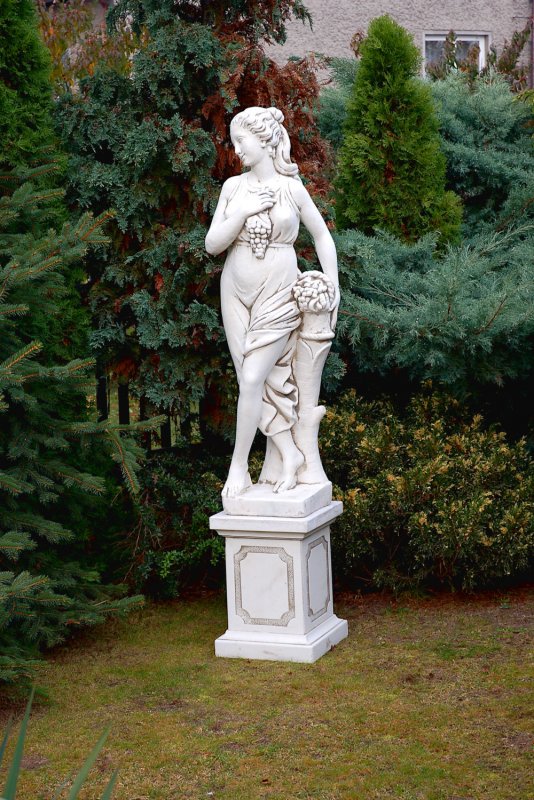 Классическая Садовая скульптура